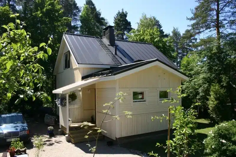 Kattoremontin hintaan vaikuttaa kohteen katemateriaali.